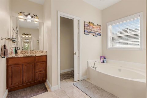 House in Palm Bay, Florida 3 bedrooms, 172.8 sq.m. № 2427520 - photo 23