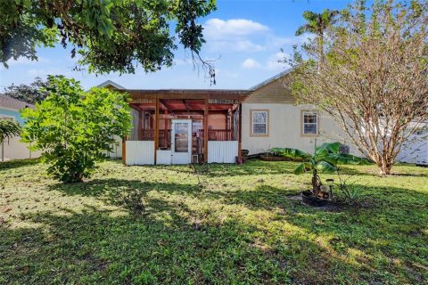 House in Palm Bay, Florida 3 bedrooms, 172.8 sq.m. № 2427520 - photo 28
