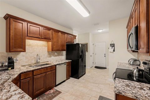 House in Palm Bay, Florida 3 bedrooms, 172.8 sq.m. № 2427520 - photo 12