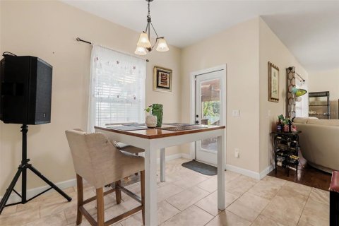 House in Palm Bay, Florida 3 bedrooms, 172.8 sq.m. № 2427520 - photo 9