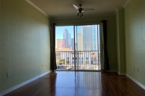 Condo in Tampa, Florida, 2 bedrooms  № 2208544 - photo 4