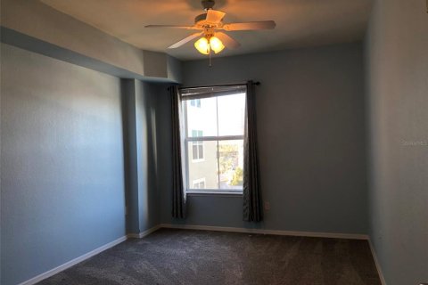 Condo in Tampa, Florida, 2 bedrooms  № 2208544 - photo 17