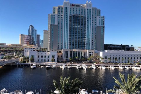 Condo in Tampa, Florida, 2 bedrooms  № 2208544