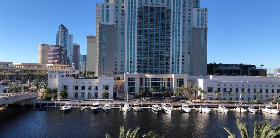 Condo in Tampa, Florida, 2 bedrooms  № 2208544