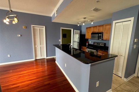 Condo in Tampa, Florida, 2 bedrooms  № 2208544 - photo 8
