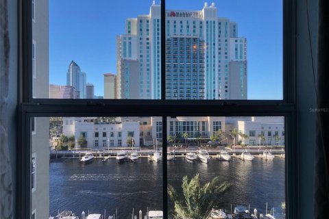 Condo in Tampa, Florida, 2 bedrooms  № 2208544 - photo 3