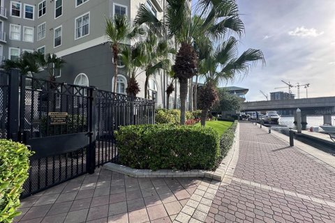 Condo in Tampa, Florida, 2 bedrooms  № 2208544 - photo 24