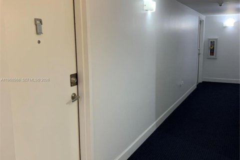 Copropriété à louer à Miami, Floride: 1 chambre, 66.33 m2 № 2031604 - photo 7