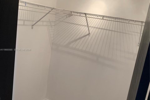 Copropriété à louer à Miami, Floride: 1 chambre, 66.33 m2 № 2031604 - photo 8
