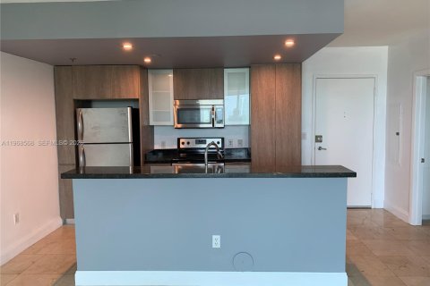 Кондоминиум с 1 спальней в Майами, Флорида № 2031604