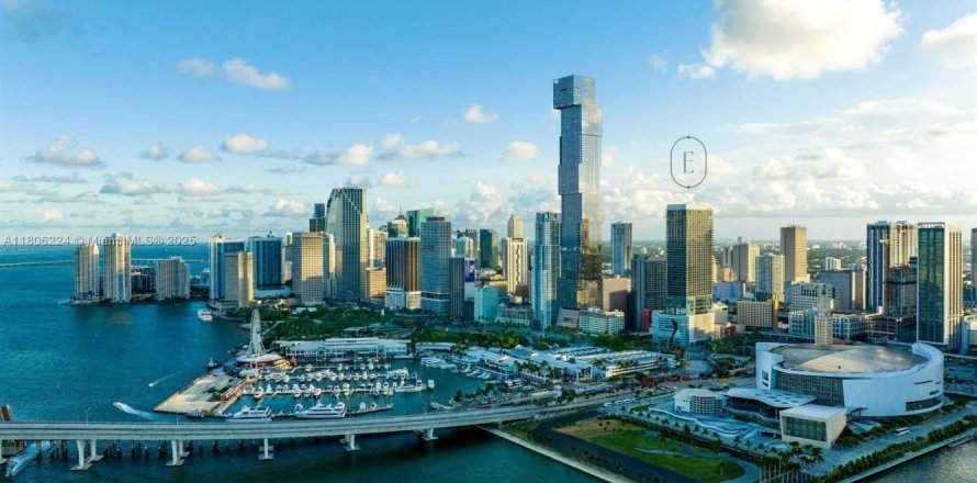 Condominio en Miami, Florida, 1 dormitorio  № 2194035