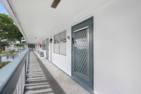 Copropriété à vendre à Deerfield Beach, Floride: 2 chambres, 76.18 m2 № 2027186 - photo 2