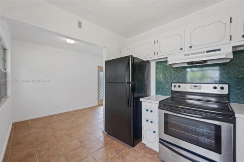 Copropriété à vendre à Deerfield Beach, Floride: 2 chambres, 76.18 m2 № 2027186 - photo 12