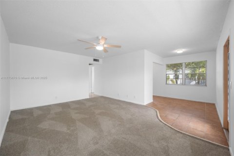 Copropriété à vendre à Deerfield Beach, Floride: 2 chambres, 76.18 m2 № 2027186 - photo 6