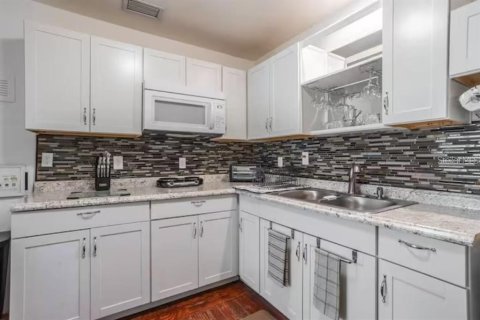 Villa ou maison à vendre à Orlando, Floride: 7 chambres, 266.26 m2 № 2130462 - photo 4