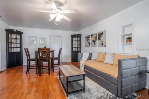 Villa ou maison à vendre à Orlando, Floride: 7 chambres, 266.26 m2 № 2130462 - photo 10