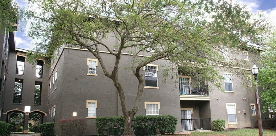 Condominio en Lake Mary, Florida, 1 dormitorio  № 1608420