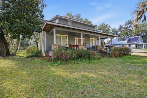 House in Crescent City, Florida 4 bedrooms, 241.55 sq.m. № 2144729
