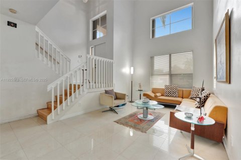 Casa en venta en Weston, Florida, 4 dormitorios, 194.26 m2 № 1983944 - foto 3