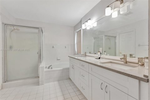 Casa en venta en Weston, Florida, 4 dormitorios, 194.26 m2 № 1983944 - foto 13