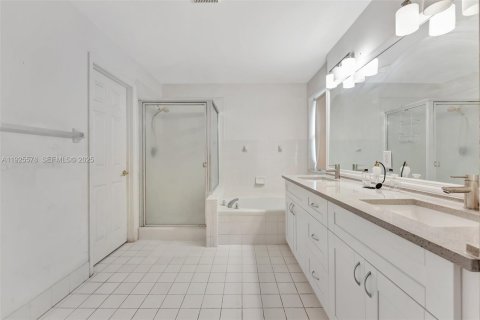 Casa en venta en Weston, Florida, 4 dormitorios, 194.26 m2 № 1983944 - foto 14