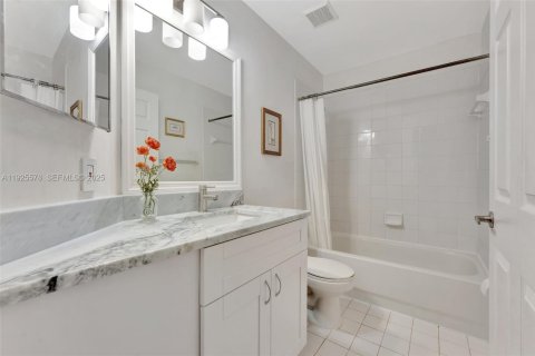 Casa en venta en Weston, Florida, 4 dormitorios, 194.26 m2 № 1983944 - foto 17