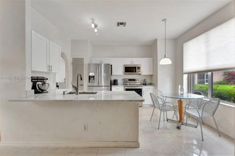 Casa en venta en Weston, Florida, 4 dormitorios, 194.26 m2 № 1983944 - foto 7