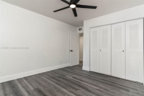 Villa ou maison à louer à Miami, Floride: 3 chambres, 135.82 m2 № 1957086 - photo 15