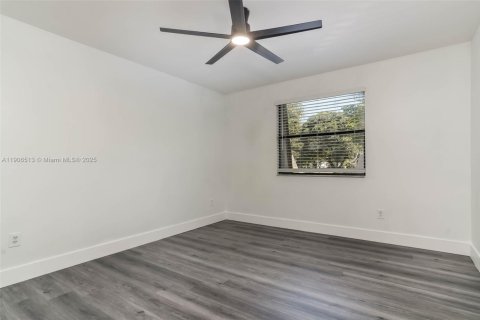 Villa ou maison à louer à Miami, Floride: 3 chambres, 135.82 m2 № 1957086 - photo 14