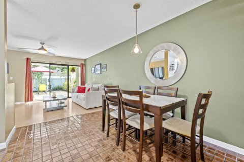 Condo in Oakland Park, Florida, 2 bedrooms № 2088391 - photo 8