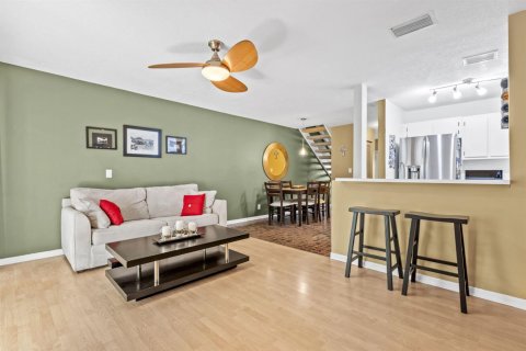 Condo in Oakland Park, Florida, 2 bedrooms № 2088391 - photo 6