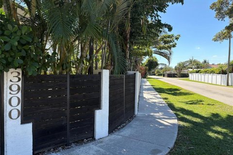 Condo in Oakland Park, Florida, 2 bedrooms № 2088391 - photo 25