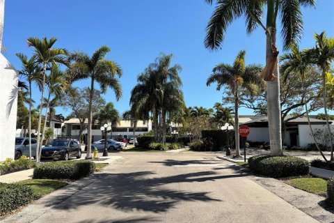 Condo in Oakland Park, Florida, 2 bedrooms № 2088391 - photo 4
