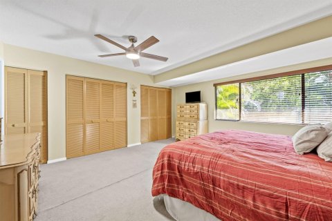 Condo in Oakland Park, Florida, 2 bedrooms № 2088391 - photo 11