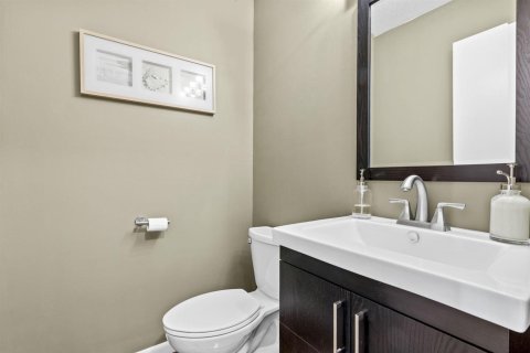Condo in Oakland Park, Florida, 2 bedrooms № 2088391 - photo 17