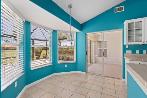 House in Punta Gorda, Florida 2 bedrooms, 185.9 sq.m. № 1648824 - photo 8