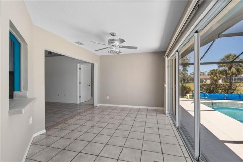 House in Punta Gorda, Florida 2 bedrooms, 185.9 sq.m. № 1648824 - photo 7