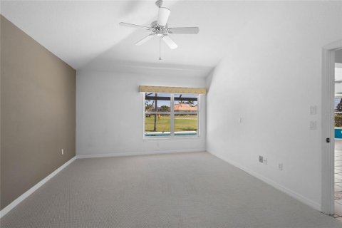 House in Punta Gorda, Florida 2 bedrooms, 185.9 sq.m. № 1648824 - photo 14