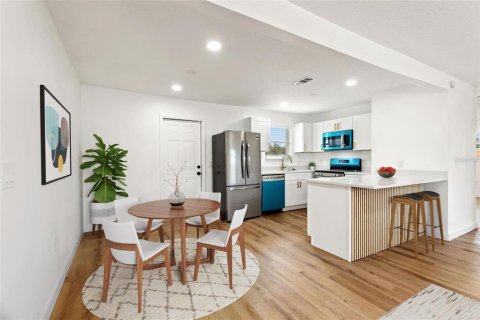 Casa en venta en Tampa, Florida, 3 dormitorios, 106.84 m2 № 2219247 - foto 7
