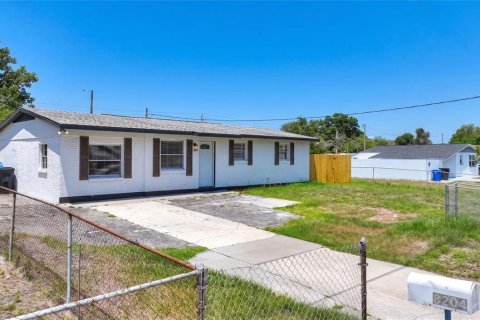 Casa en venta en Tampa, Florida, 3 dormitorios, 106.84 m2 № 2219247 - foto 2