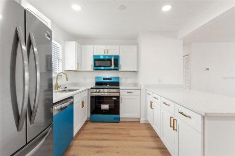 Casa en venta en Tampa, Florida, 3 dormitorios, 106.84 m2 № 2219247 - foto 12
