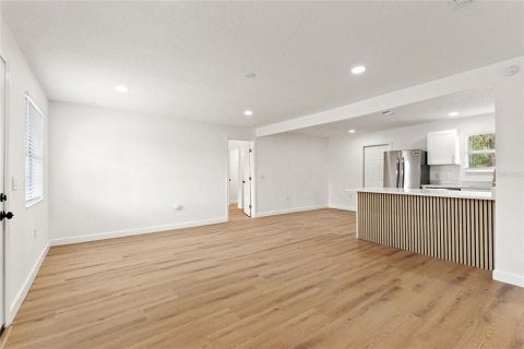 Casa en venta en Tampa, Florida, 3 dormitorios, 106.84 m2 № 2219247 - foto 6