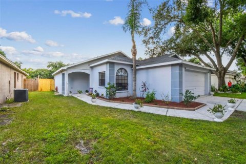 House in Valrico, Florida 3 bedrooms, 120.77 sq.m. № 1876402 - photo 3