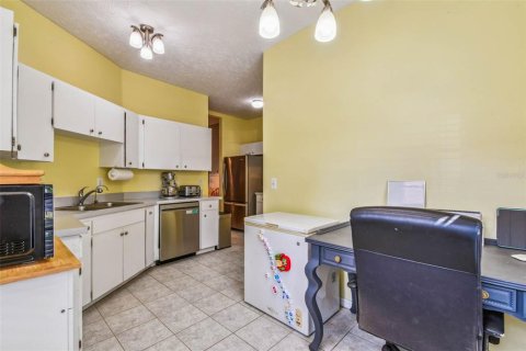 House in Valrico, Florida 3 bedrooms, 120.77 sq.m. № 1876402 - photo 12