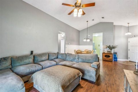 House in Valrico, Florida 3 bedrooms, 120.77 sq.m. № 1876402 - photo 9