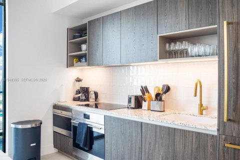 Condo in Miami, Florida, 2 bedrooms  № 2004642 - photo 28