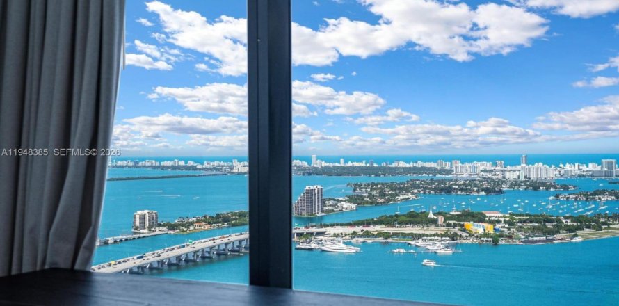 Condo in Miami, Florida, 2 bedrooms  № 2004642