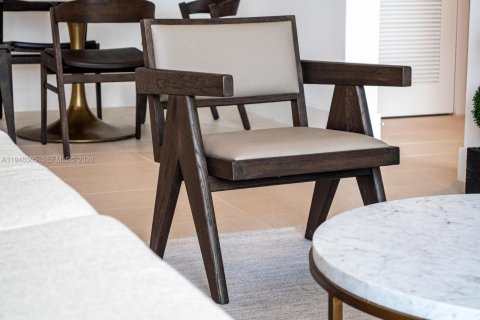 Condo in Miami, Florida, 2 bedrooms  № 2004642 - photo 26