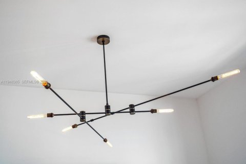 Condo in Miami, Florida, 2 bedrooms  № 2004642 - photo 14