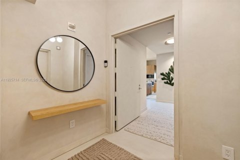 Condominio en venta en Miami, Florida, 3 dormitorios, 155.98 m2 № 1984283 - foto 2